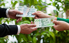Picture: Exchange money for a new 200-krona banknote